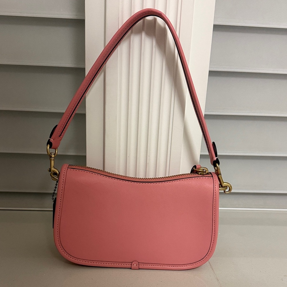 Candy Pink Coach swinger bag 20 - Picture 8 of 8
